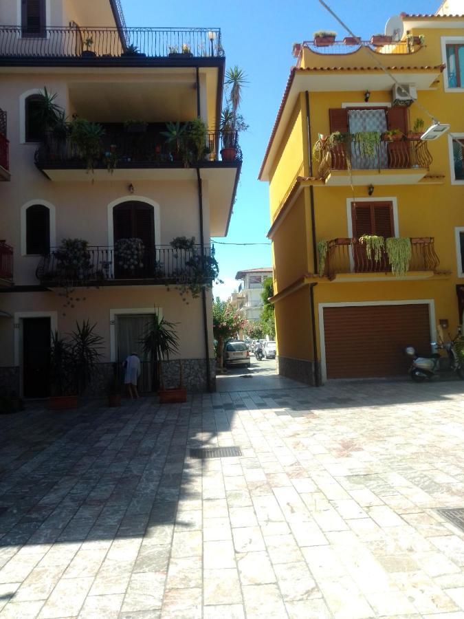 Vacanza Taormina Mare Mazzeo Eksteriør bilde