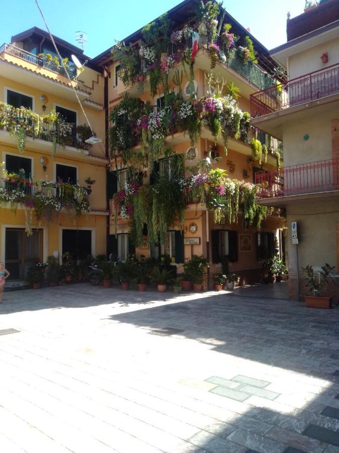 Vacanza Taormina Mare Mazzeo Eksteriør bilde