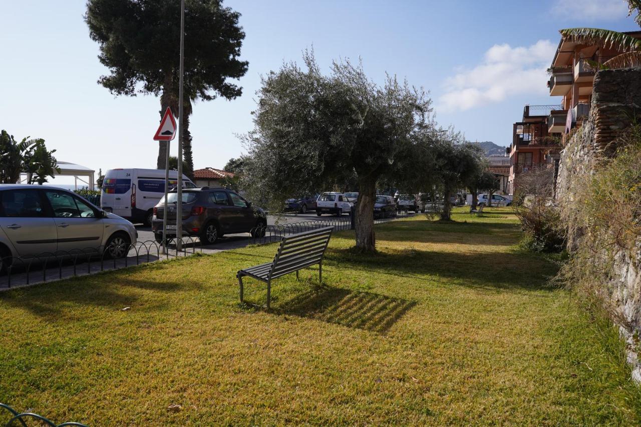 Vacanza Taormina Mare Mazzeo Eksteriør bilde